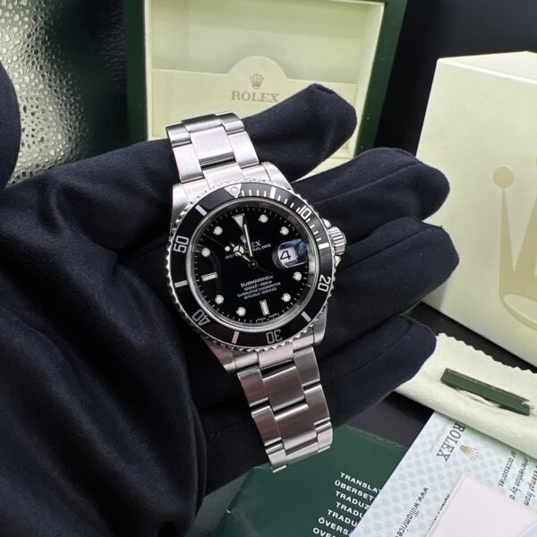 Rolex submariner 16610 2006 box papers - Image 3