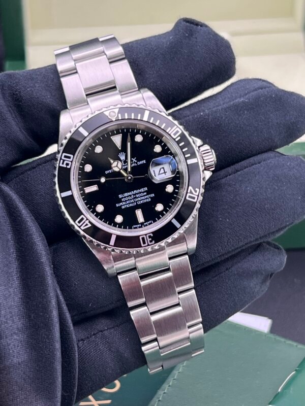 Rolex submariner 16610 2006 box papers