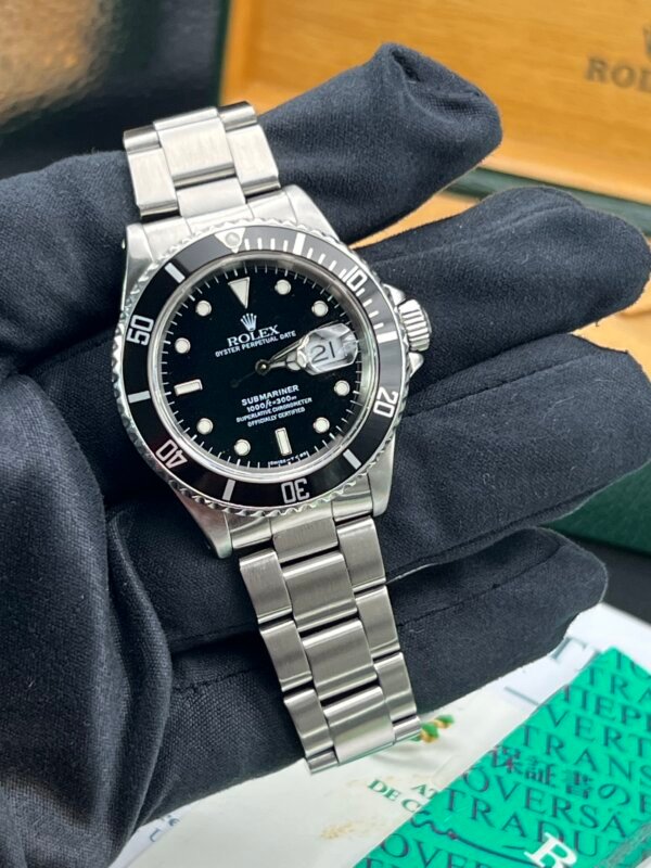 Rolex submariner 16610 1998 box papers
