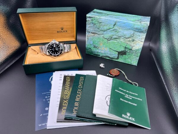 Rolex submariner 16610 2002 box accessories - Image 9