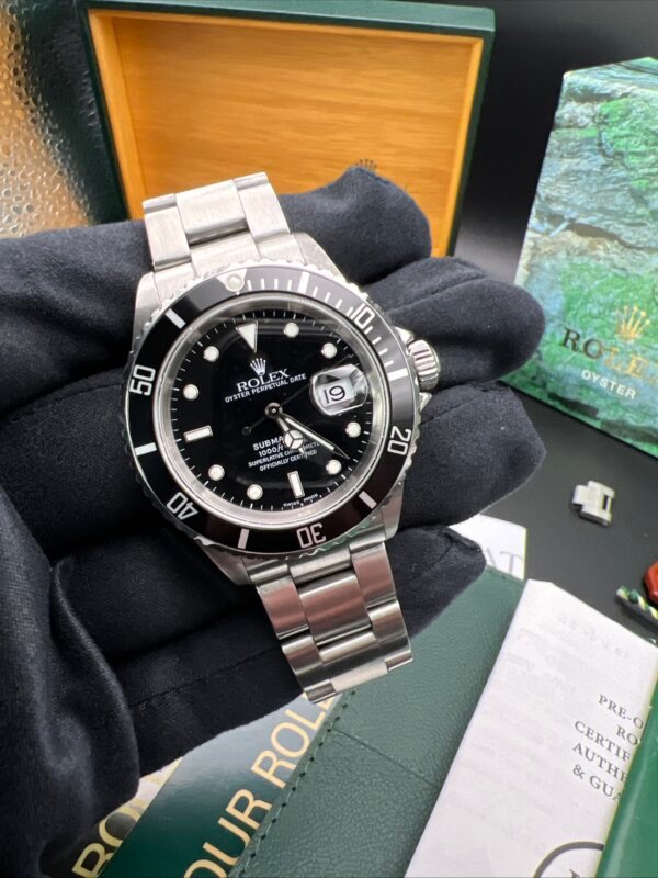 Rolex submariner 16610 2002 box accessories - Image 4