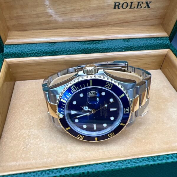 Rolex submariner 16613 2004 box papers serviced - Image 3