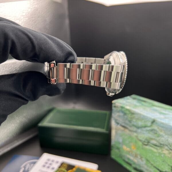 Rolex GMT Master II 2000 box accessories coke excellent example - Image 10