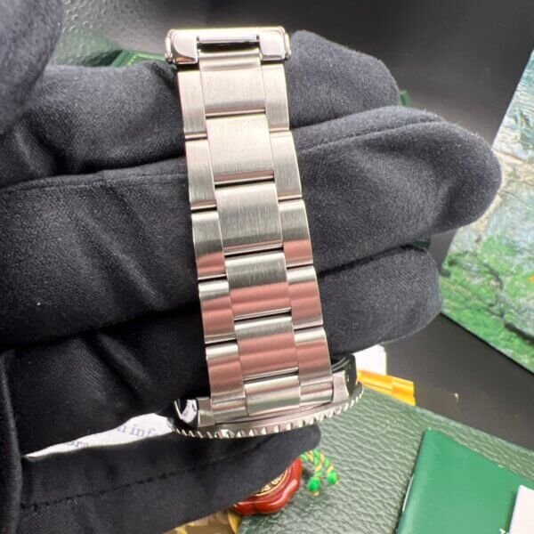 Rolex GMT Master II 2000 box accessories coke excellent example - Image 5