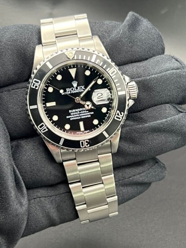 Rolex submariner 16610 2000 box papers - Image 2