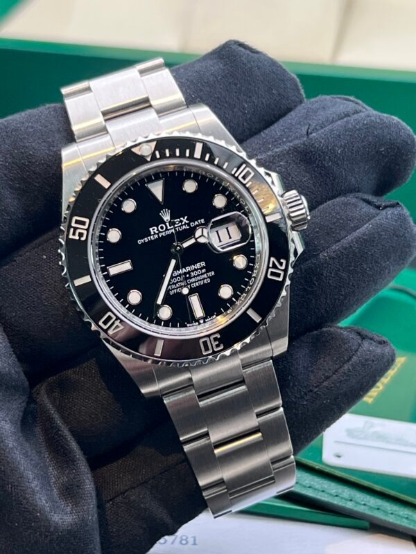 Rolex submariner 126610ln box papers 2025