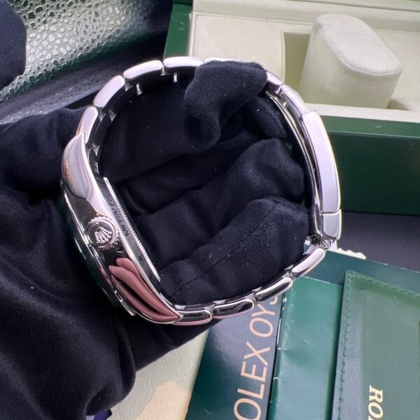 Rolex milgauss 116400gv 2009 - Image 6