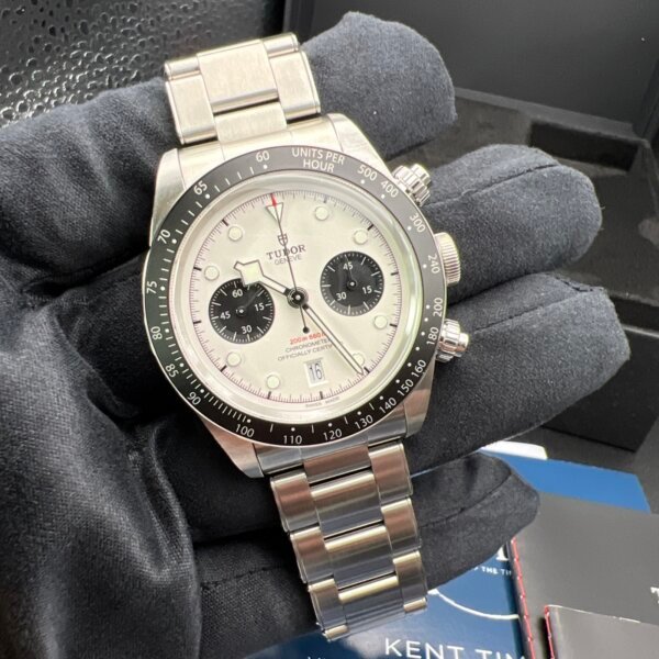 Tudor Black Bay Chronograph White Panda Mens watch   - M79360N - Image 4