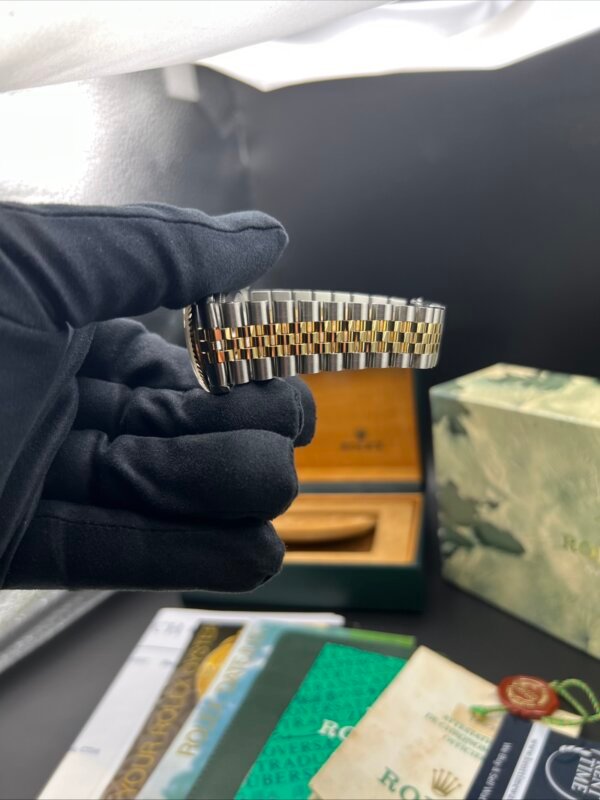 Rolex Datejust watch 16233 box,papers(1033) - Image 5