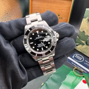 Rolex Submariner Watch  16610 With Box Papers  40mm 2000 Serviced (1005)