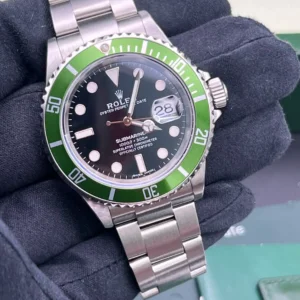 Rolex Submariner Date 16610LV Kermit-box Papers-2007 (1340)