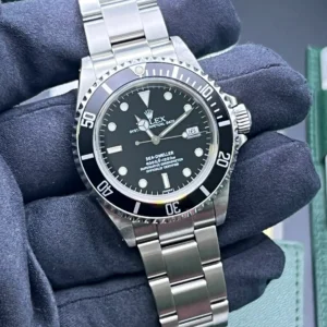 Rolex Sea Dweller Watch 16600 1999 “Swiss” Box Papers Set (1492)